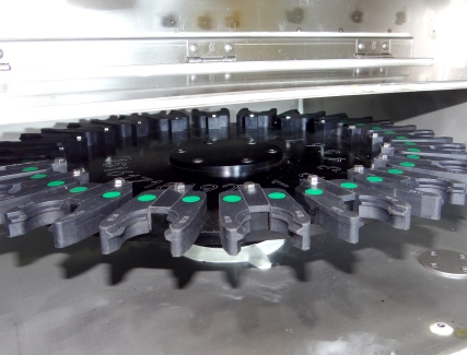 Sealed round fast disk servo tool library
