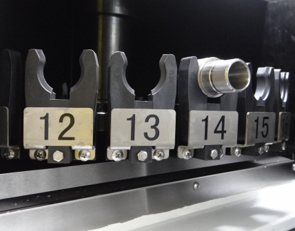 Semi disc servo tool magazine